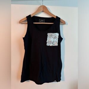 Black tank top. Size M